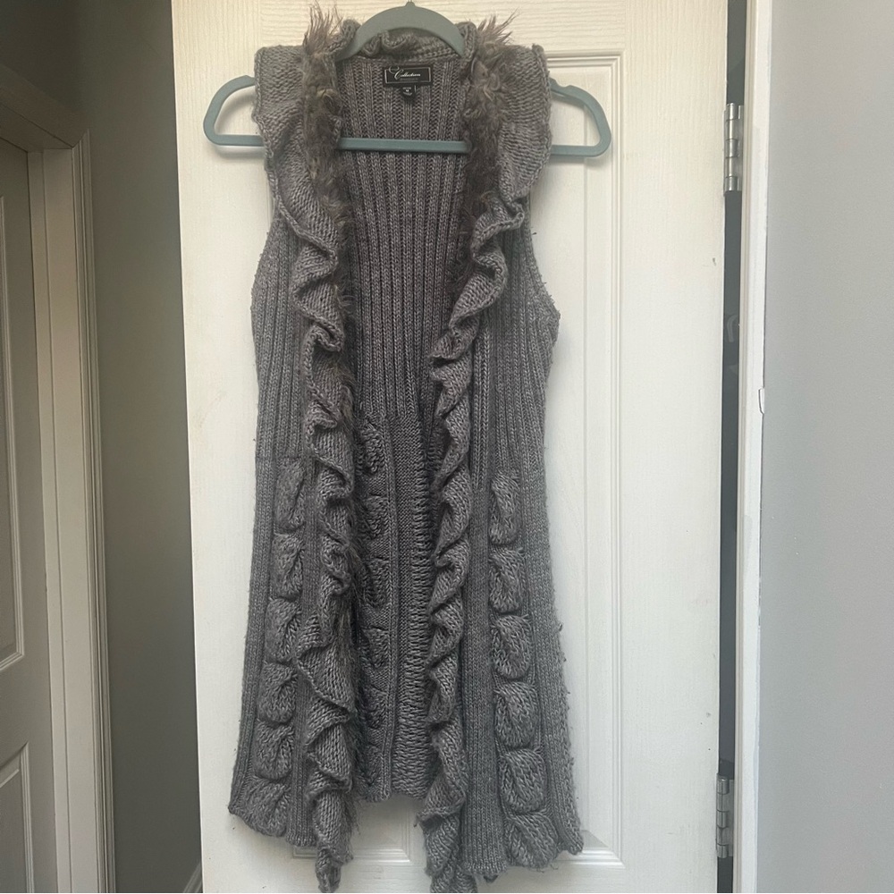 dressbarn knitted Gray Ruffled Cardigan Sweater petite medium